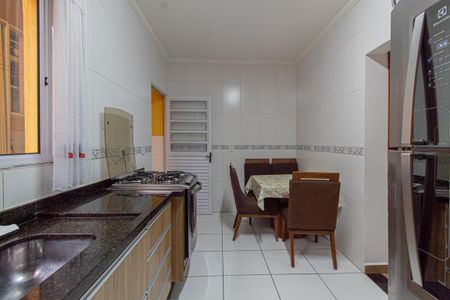 Casa à venda com 105m², 3 quartos e 2 vagas Casa à venda com 105m², 3 quartos e 2 vagasCozinha