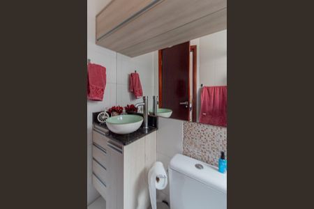 Casa à venda com 105m², 3 quartos e 2 vagas Casa à venda com 105m², 3 quartos e 2 vagasBanheiro da Suite
