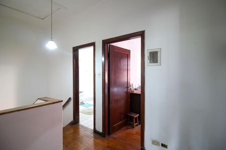 Casa à venda com 400m², 3 quartos e 5 vagasHall de distribuição dos dormitórios