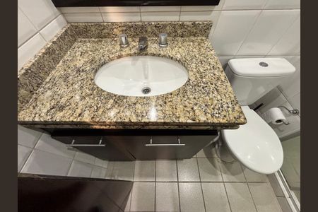 Apartamento para alugar com 69m², 1 quarto e sem vaga Apartamento para alugar com 69m², 1 quarto e sem vagaBanheiro da Suíte