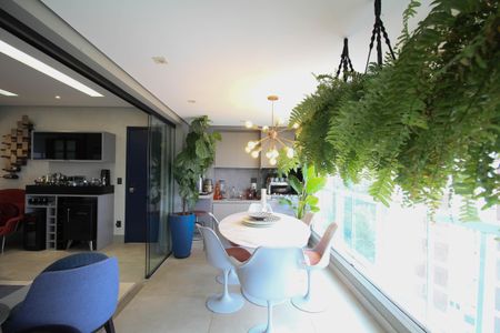 Apartamento à venda com 105m², 2 quartos e 2 vagas Apartamento à venda com 105m², 2 quartos e 2 vagasVaranda da Sala