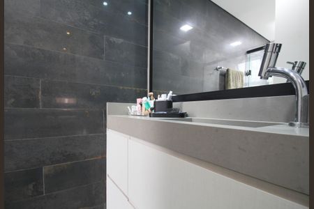 Apartamento à venda com 105m², 2 quartos e 2 vagas Apartamento à venda com 105m², 2 quartos e 2 vagasBanheiro 1