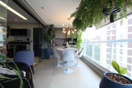 Apartamento à venda com 105m², 2 quartos e 2 vagas Apartamento à venda com 105m², 2 quartos e 2 vagasVaranda da Sala