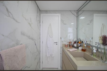 Apartamento à venda com 105m², 2 quartos e 2 vagas Apartamento à venda com 105m², 2 quartos e 2 vagasBanheiro 2