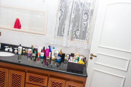 Casa à venda com 525m², 4 quartos e 6 vagasBanheiro da Suíte 1