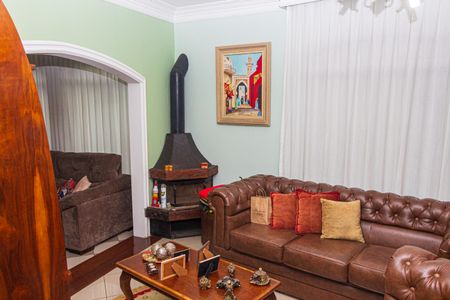 Casa à venda com 525m², 4 quartos e 6 vagasSala