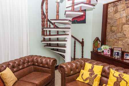 Casa à venda com 525m², 4 quartos e 6 vagasSala