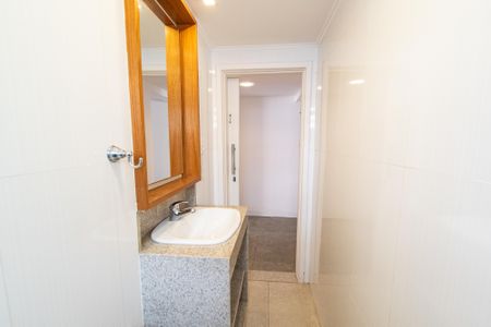 Apartamento à venda com 120m², 3 quartos e 2 vagas Apartamento à venda com 120m², 3 quartos e 2 vagasBanheiro