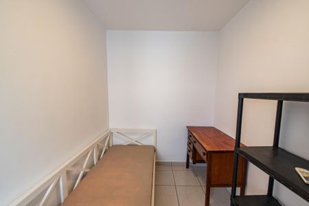 Apartamento à venda com 120m², 3 quartos e 2 vagas Apartamento à venda com 120m², 3 quartos e 2 vagasQuarto de serviço