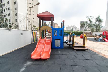 Apartamento à venda com 120m², 3 quartos e 2 vagas Apartamento à venda com 120m², 3 quartos e 2 vagasPlayground