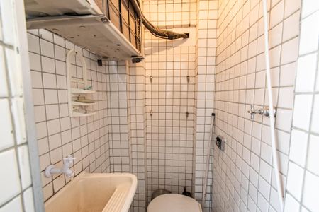 Apartamento à venda com 120m², 3 quartos e 2 vagas Apartamento à venda com 120m², 3 quartos e 2 vagasBanheiro de serviço