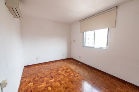 Apartamento à venda com 120m², 3 quartos e 2 vagas Apartamento à venda com 120m², 3 quartos e 2 vagasSuíte