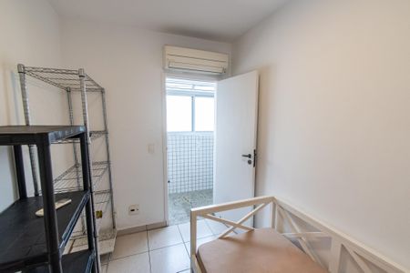 Apartamento à venda com 120m², 3 quartos e 2 vagas Apartamento à venda com 120m², 3 quartos e 2 vagasQuarto de serviço