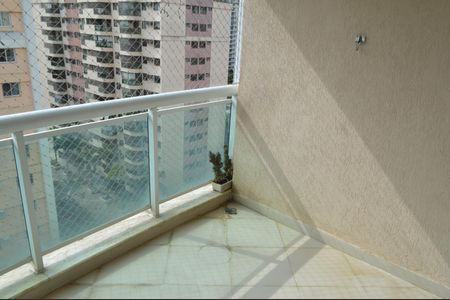 Apartamento à venda com 102m², 3 quartos e 1 vagaVaranda