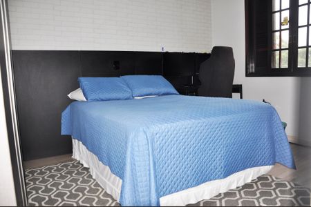 Casa à venda com 320m², 3 quartos e 4 vagasDetalhe - Quarto 03 com Suíte Americana