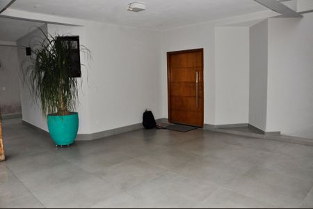 Casa à venda com 320m², 3 quartos e 4 vagasDetalhe - Quintal e Garagem