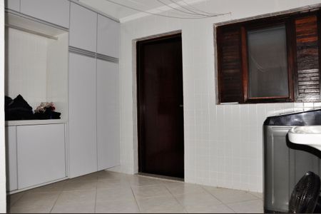 Casa à venda com 320m², 3 quartos e 4 vagasDetalhe - Lavanderia