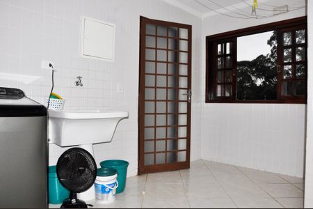 Casa à venda com 320m², 3 quartos e 4 vagasDetalhe - Lavanderia
