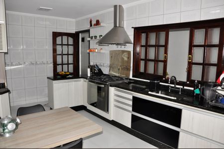 Casa à venda com 320m², 3 quartos e 4 vagasDetalhe - Cozinha