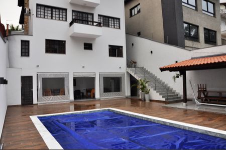 Casa à venda com 320m², 3 quartos e 4 vagasDetalhe - Piscina, Churrasqueira e Salão
