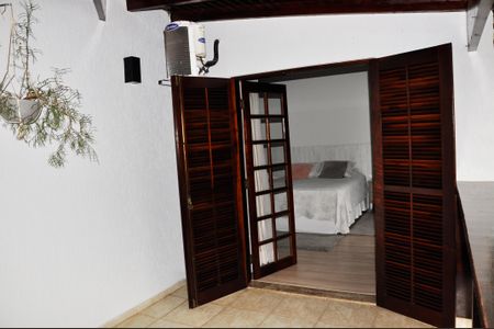 Casa à venda com 320m², 3 quartos e 4 vagasDetalhe - Varanda da Suíte 1