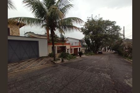 Casa à venda com 320m², 3 quartos e 4 vagasVista da Rua