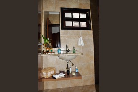 Casa à venda com 320m², 3 quartos e 4 vagasDetalhe - Lavabo