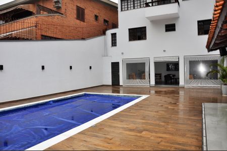 Casa à venda com 320m², 3 quartos e 4 vagasDetalhe - Piscina, Churrasqueira e Salão