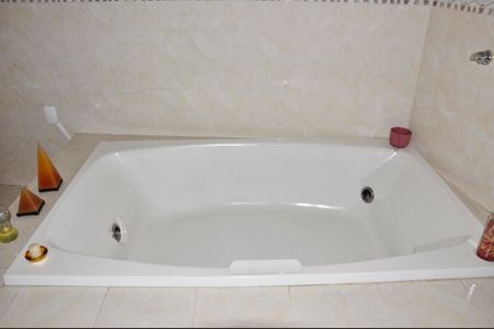 Casa à venda com 320m², 3 quartos e 4 vagasDetalhe - Suíte 1