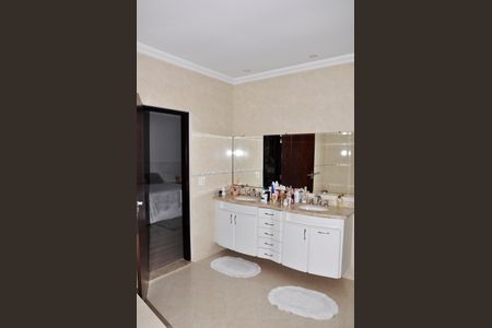 Casa à venda com 320m², 3 quartos e 4 vagasDetalhe - Suíte 1