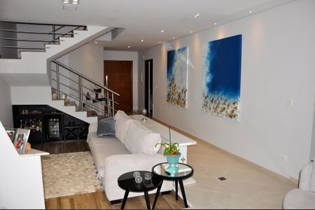 Casa à venda com 320m², 3 quartos e 4 vagasDetalhe - Sala