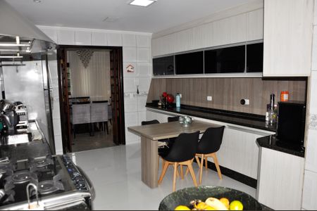 Casa à venda com 320m², 3 quartos e 4 vagasDetalhe - Cozinha