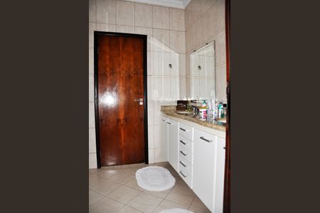 Casa à venda com 320m², 3 quartos e 4 vagasDetalhe - Suíte Americana