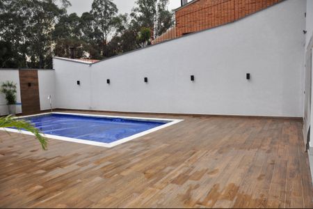 Casa à venda com 320m², 3 quartos e 4 vagasDetalhe - Piscina, Churrasqueira e Salão