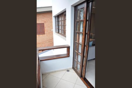 Casa à venda com 320m², 3 quartos e 4 vagasDetalhe - Varanda