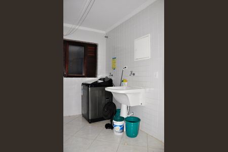 Casa à venda com 320m², 3 quartos e 4 vagasDetalhe - Lavanderia