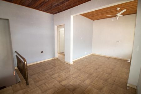 Casa à venda com 95m², 1 quarto e 2 vagasSala