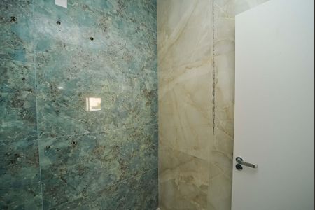 Casa à venda com 170m², 3 quartos e 2 vagasBanheiro da Suíte 2