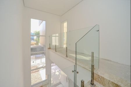 Casa à venda com 170m², 3 quartos e 2 vagasCorredor