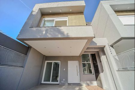 Casa à venda com 170m², 3 quartos e 2 vagasFachada