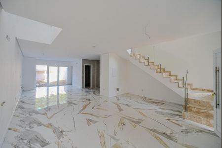 Casa à venda com 170m², 3 quartos e 2 vagasSala