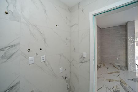 Casa à venda com 170m², 3 quartos e 2 vagasÁrea de Serviço