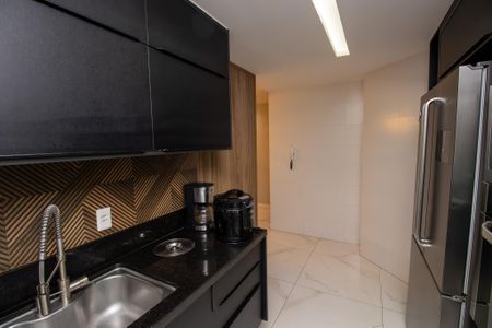 Apartamento à venda com 117m², 3 quartos e 2 vagas Apartamento à venda com 117m², 3 quartos e 2 vagasCozinha