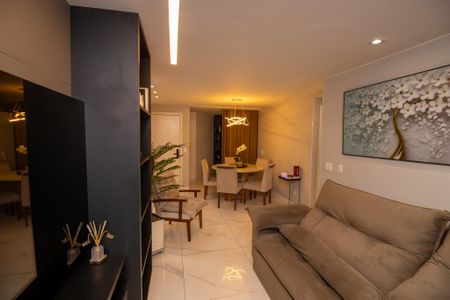 Apartamento à venda com 117m², 3 quartos e 2 vagas Apartamento à venda com 117m², 3 quartos e 2 vagasSala