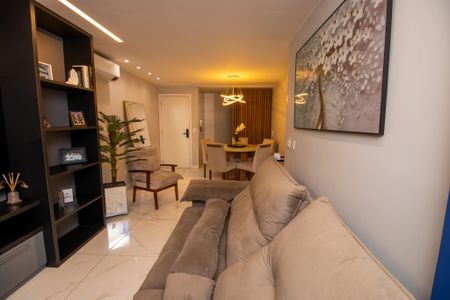 Apartamento à venda com 117m², 3 quartos e 2 vagas Apartamento à venda com 117m², 3 quartos e 2 vagasSala