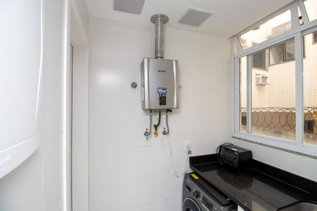 Apartamento à venda com 117m², 3 quartos e 2 vagas Apartamento à venda com 117m², 3 quartos e 2 vagasÁrea de Serviço