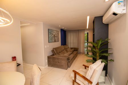Apartamento à venda com 117m², 3 quartos e 2 vagas Apartamento à venda com 117m², 3 quartos e 2 vagasSala