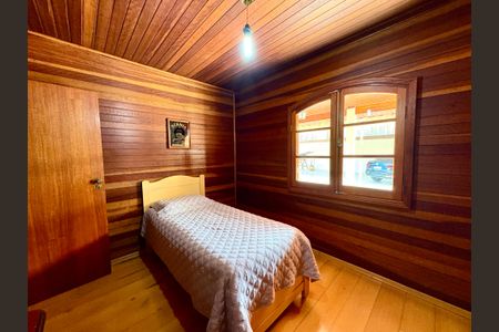 Casa à venda com 750m², 3 quartos e 6 vagas Casa à venda com 750m², 3 quartos e 6 vagasQuarto 1