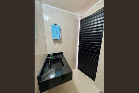 Casa à venda com 750m², 3 quartos e 6 vagas Casa à venda com 750m², 3 quartos e 6 vagasBanheiro de Serviço