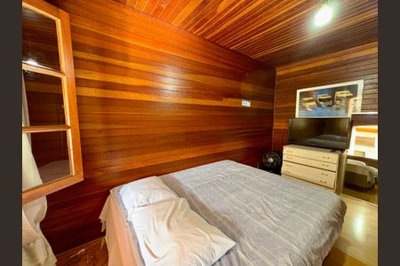 Casa à venda com 750m², 3 quartos e 6 vagas Casa à venda com 750m², 3 quartos e 6 vagasQuarto 2